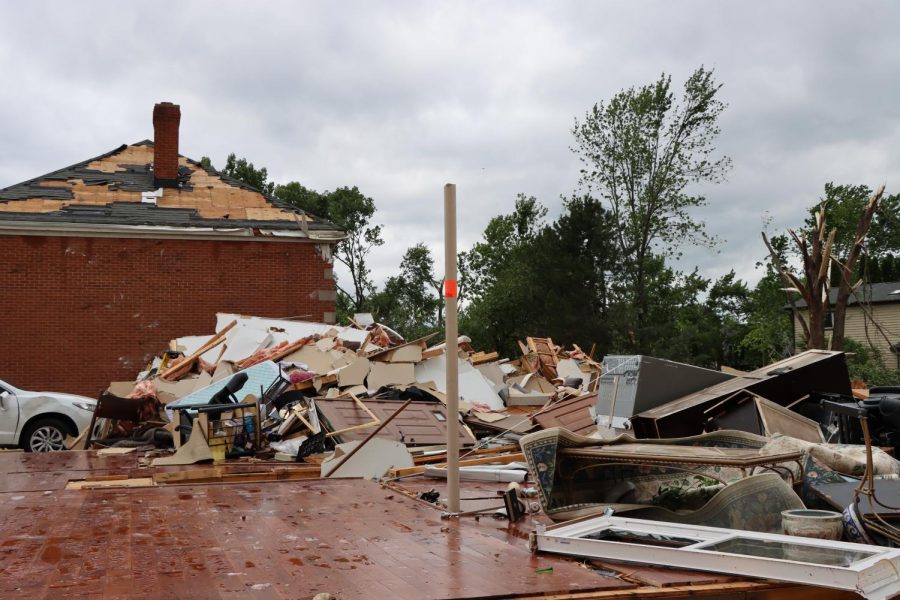 Tornado devastates several Naperville neighborhoods – Central Times